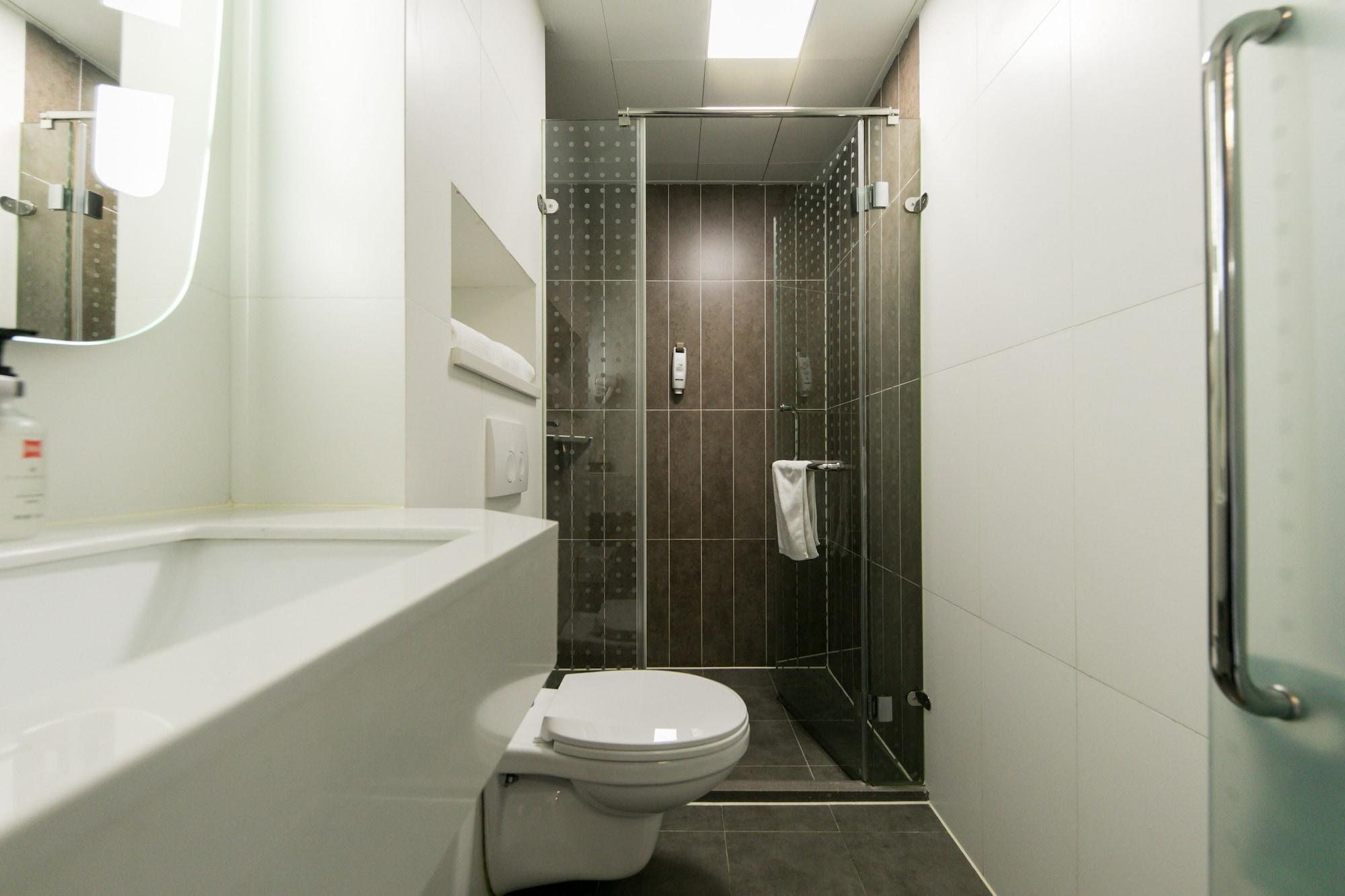 Ibis Shanghai Gubei Exterior foto